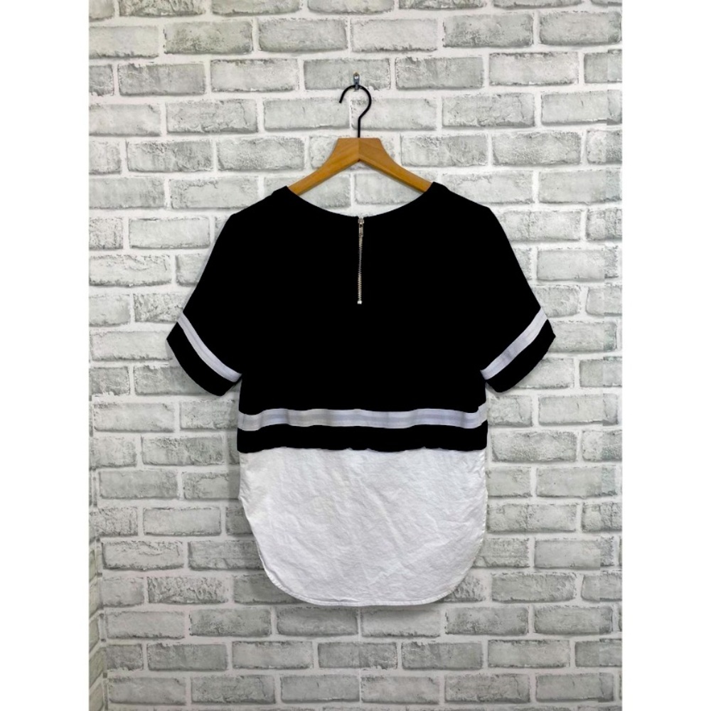 Lush M Black and White Short Sleeve Top